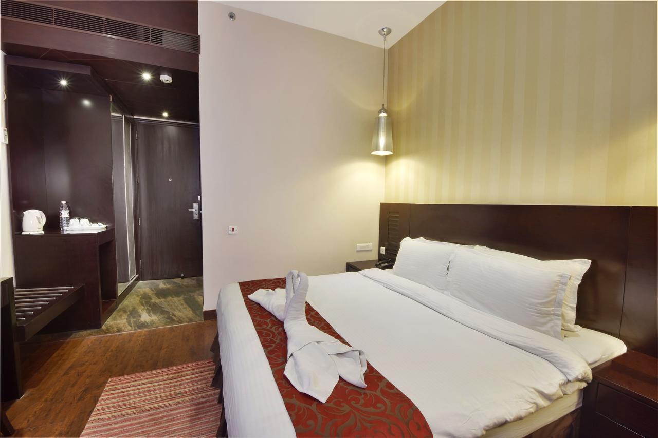 Five Elements Hotels Delhi- North Avenue Нью-Дели Экстерьер фото