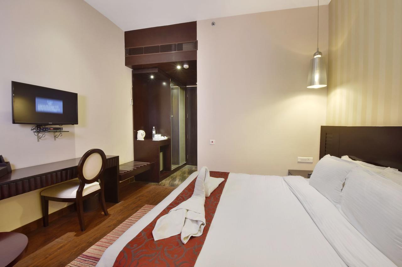 Five Elements Hotels Delhi- North Avenue Нью-Дели Экстерьер фото