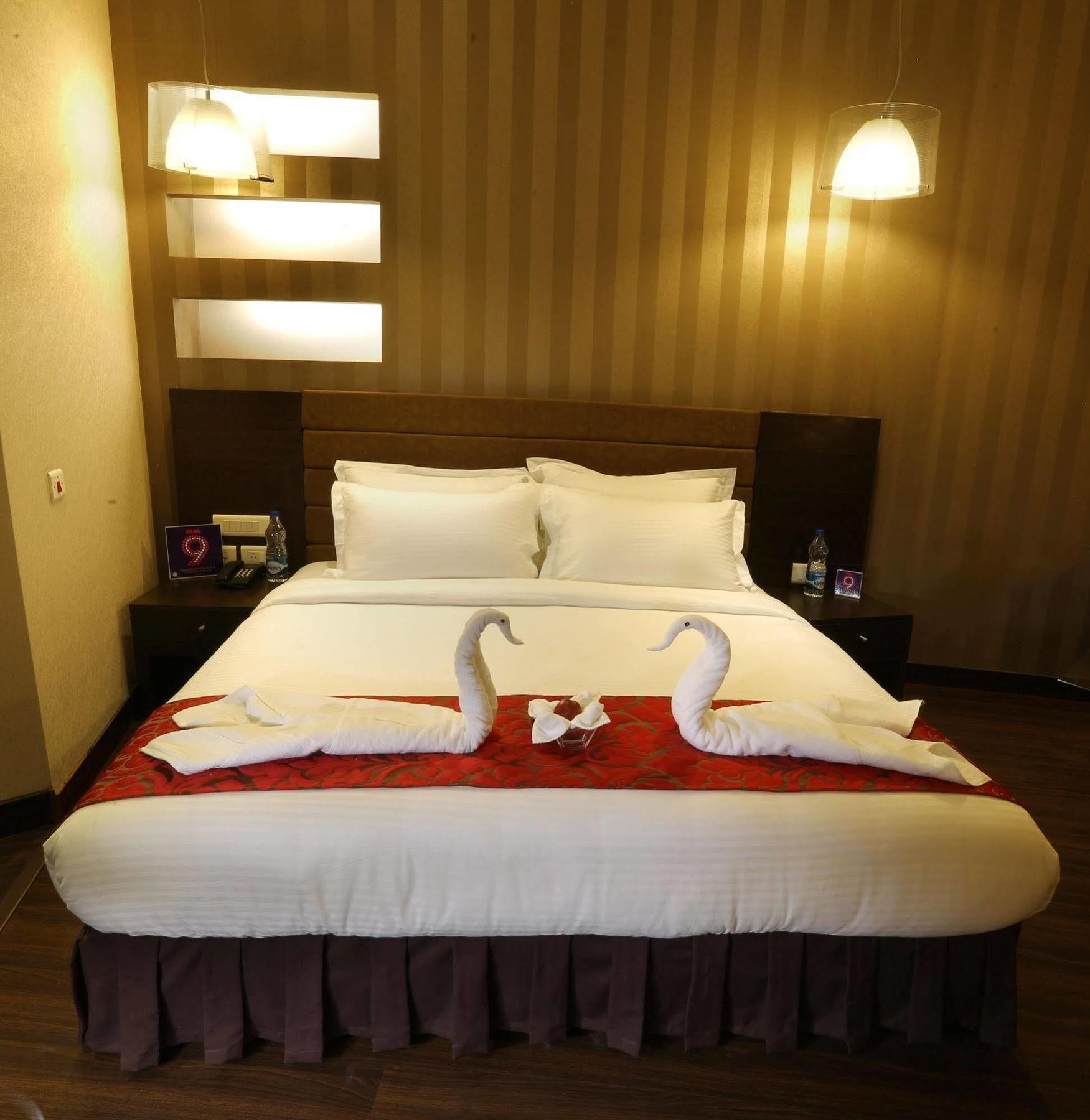 Five Elements Hotels Delhi- North Avenue Нью-Дели Экстерьер фото